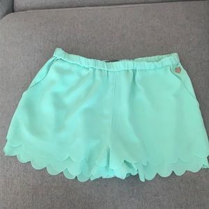 Kendall & Kylie Scallop Edge Shorts